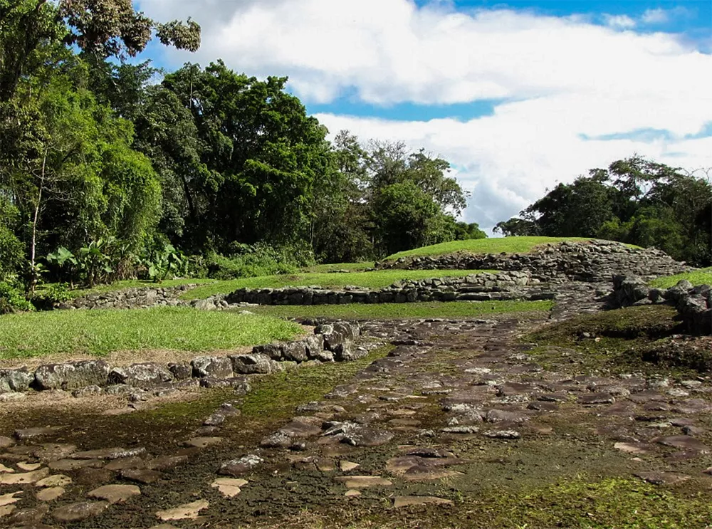 Monumento Nacional Guayabo, CR