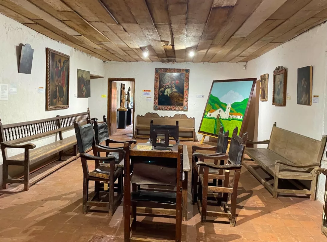 Iglesia y Museo Colonial Orosi 8